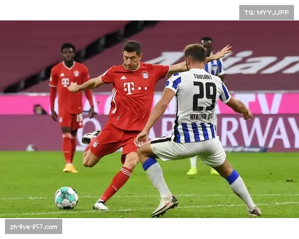 特温特防守反击战术明确，利用前锋速度制造威胁