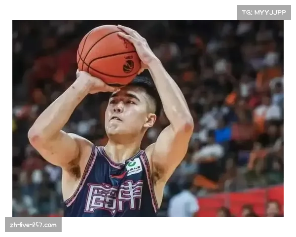 王洪泽迎职业生涯首次首发,年轻内线承担护框重任 王洪泽迎职业生涯首次首发,年轻内线承担护框重任